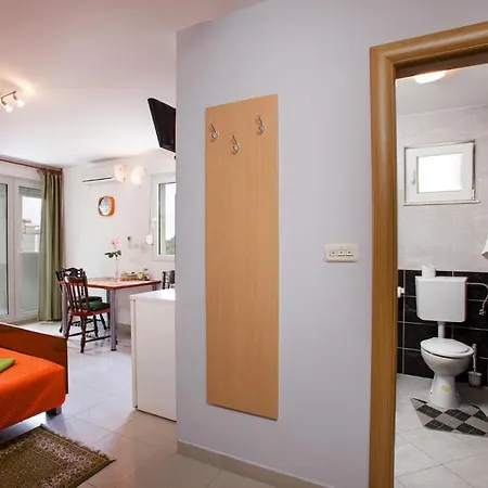 Duce 16877d Apartment