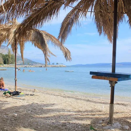 Duce 16877d Apartman *