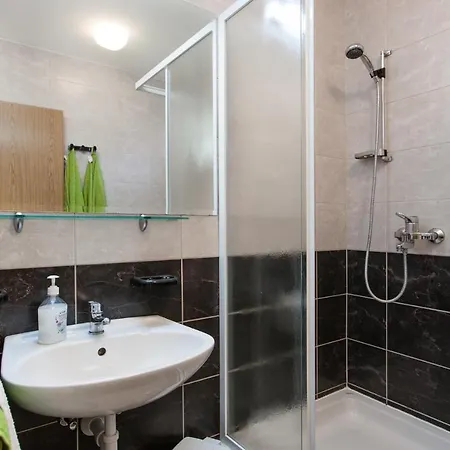 Duce 16877d Apartman Dugi Rat